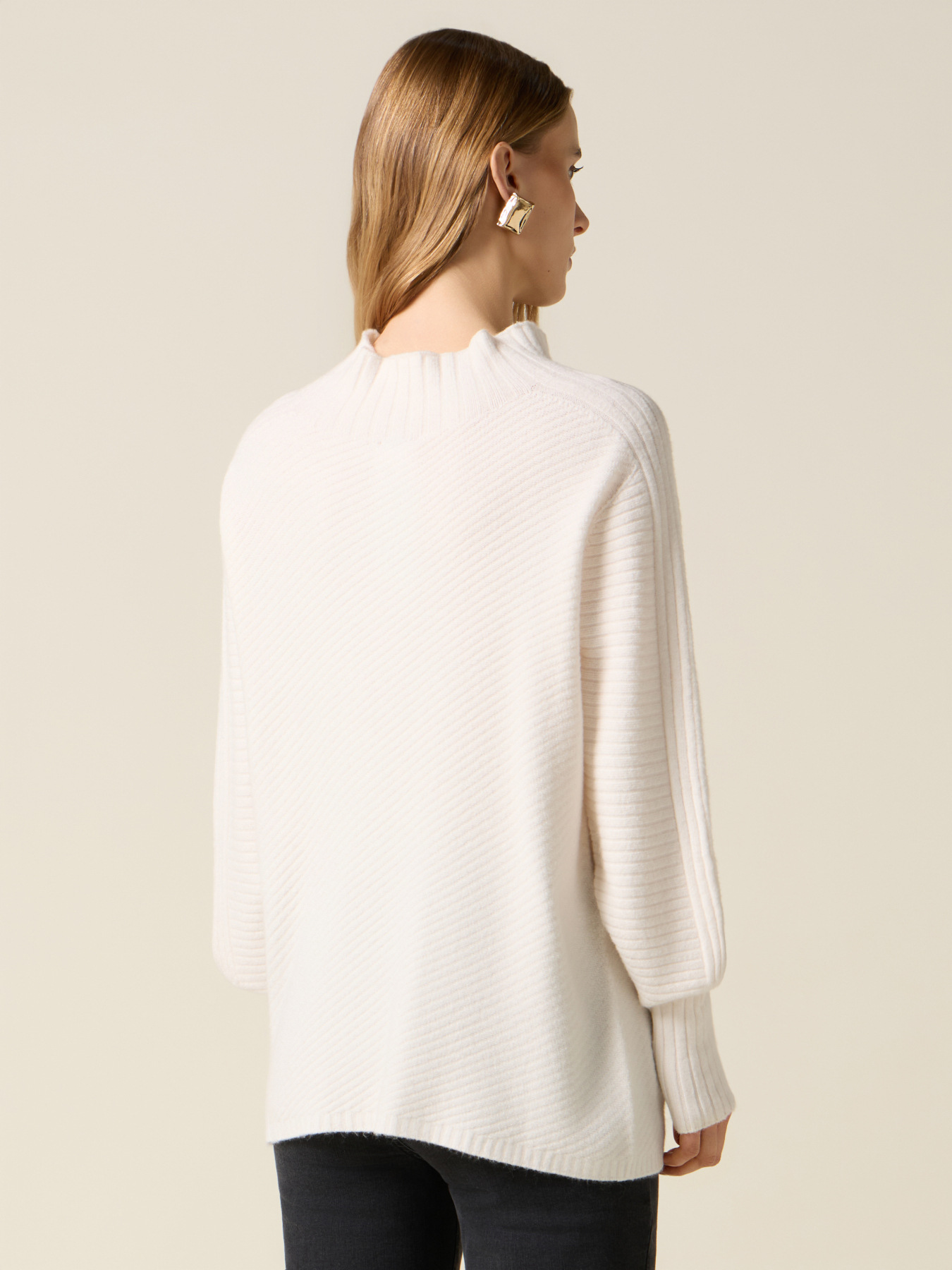 Maglia dolcevita over image number 1