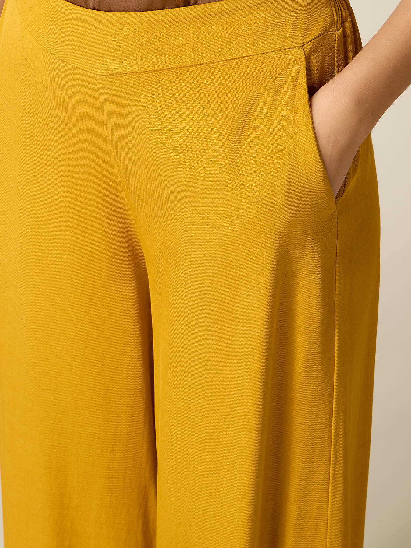 Wide-leg linen blend trousers image number 3