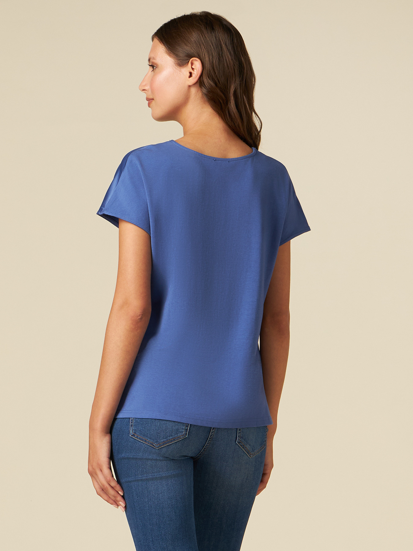 T-shirt bi-mati&egrave;re &agrave; col en V image number 1