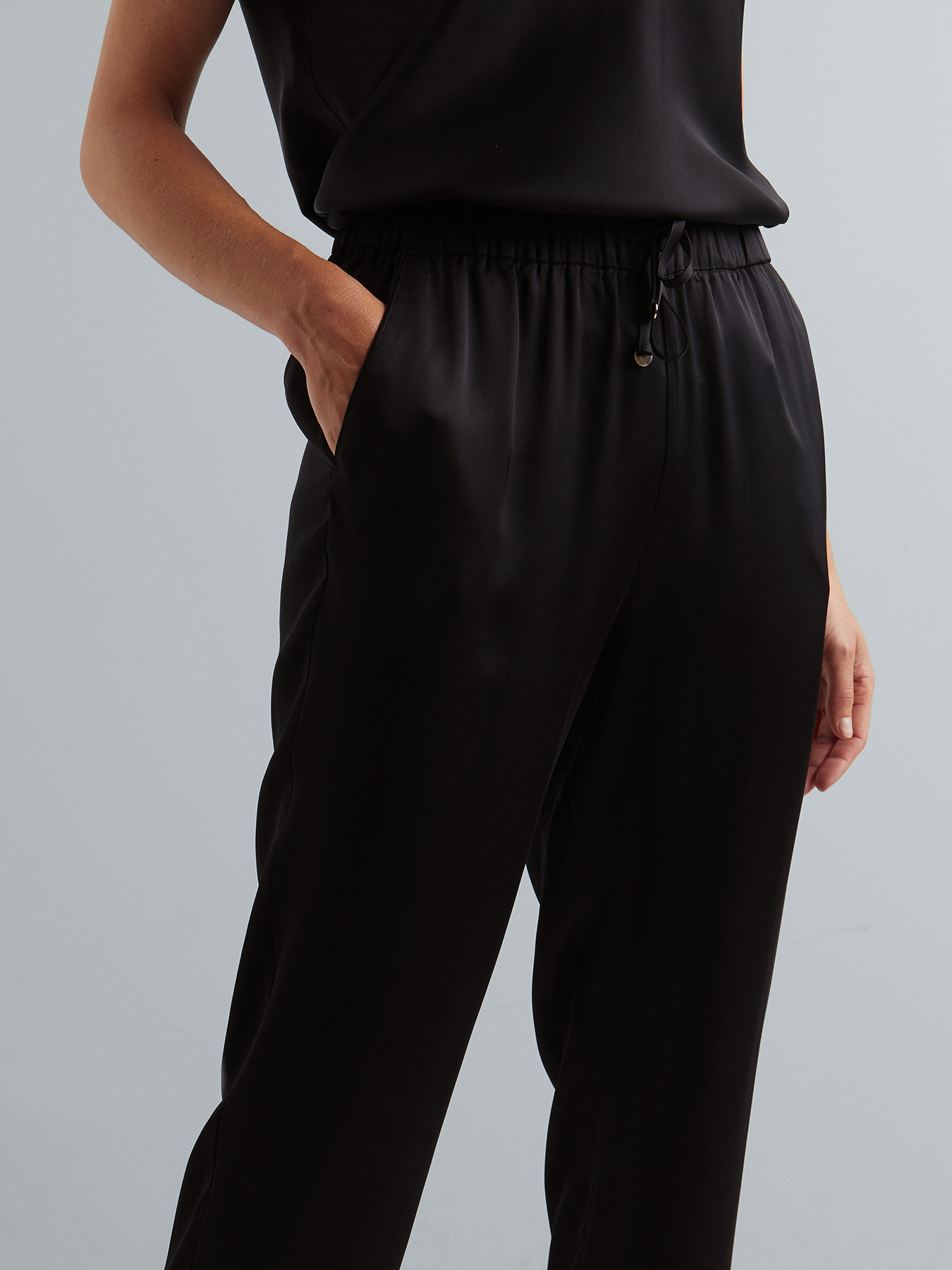 Joggers Dubai in raso image number 2