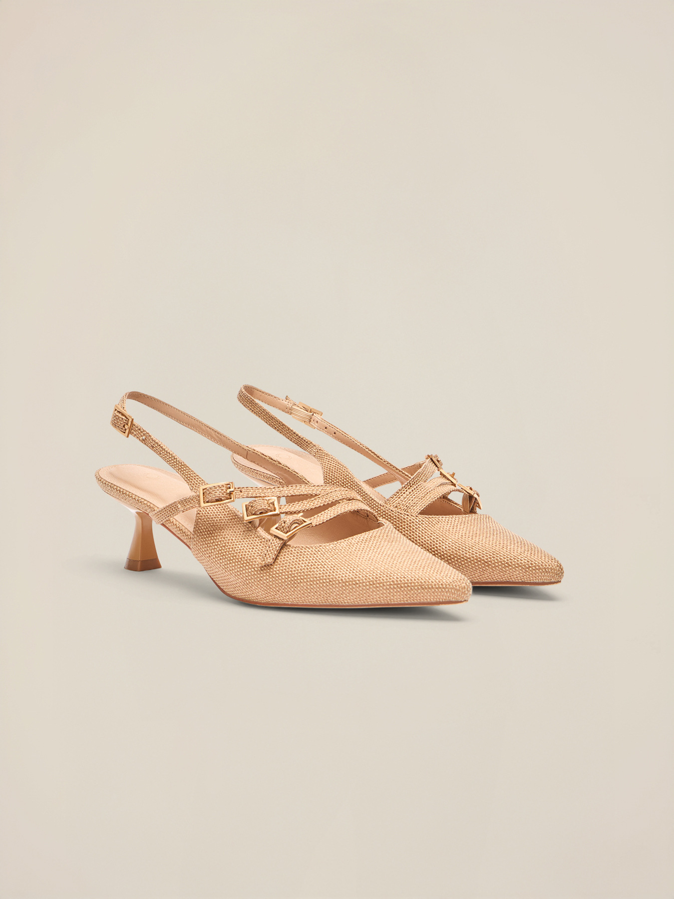 Zapatos de tac&oacute;n slingback con textura trenzada image number 1