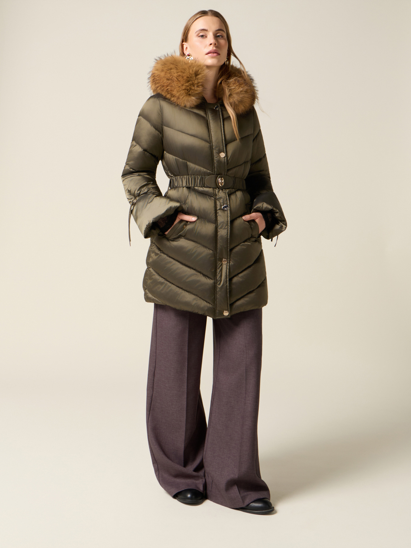Midi-Daunenjacke mit G&uuml;rtel image number 0