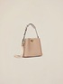 Bolso saco de cuero repujado image number 3