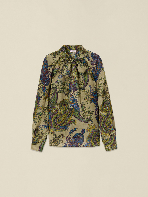 Bluse mit Muster und Schleife zum Binden