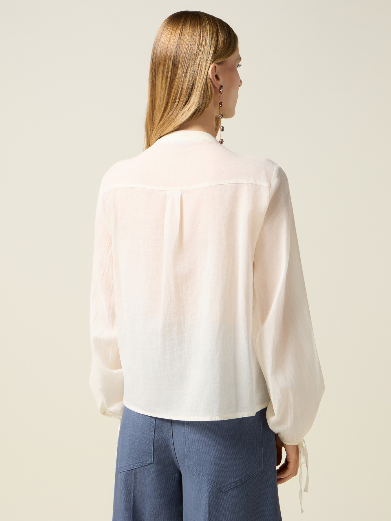 Camisa con volantes image number 1