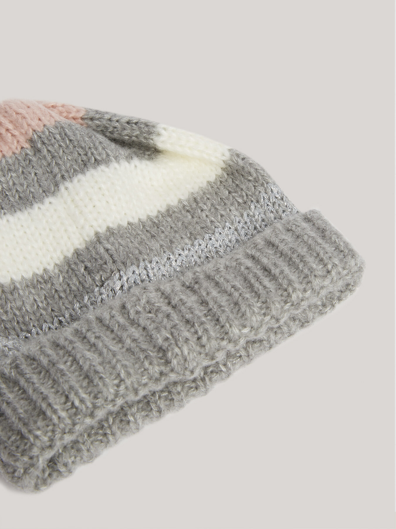 Berretto in maglia a righe image number 2