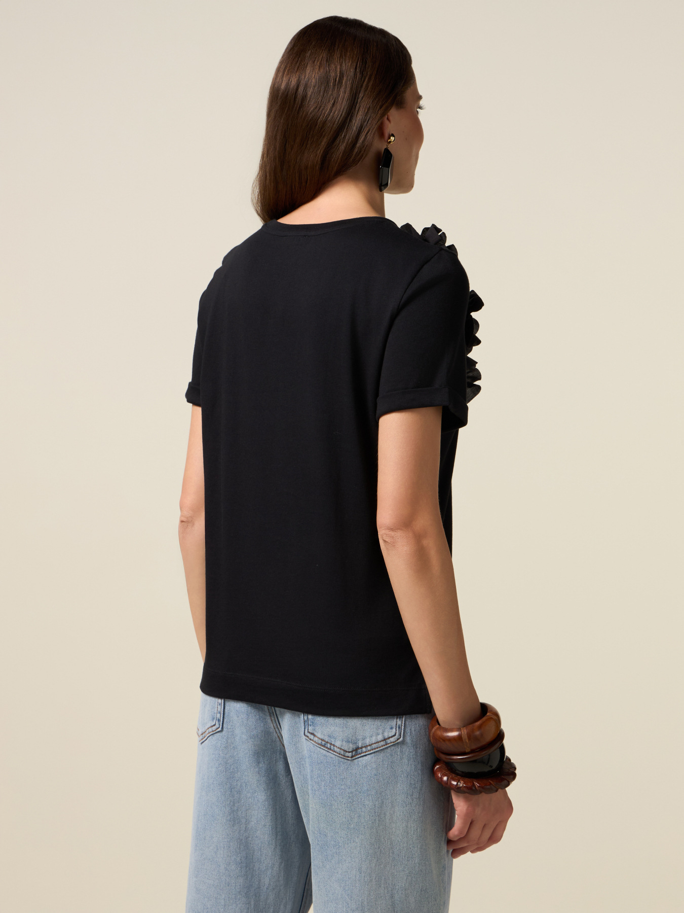 T-shirt avec applications florales image number 1