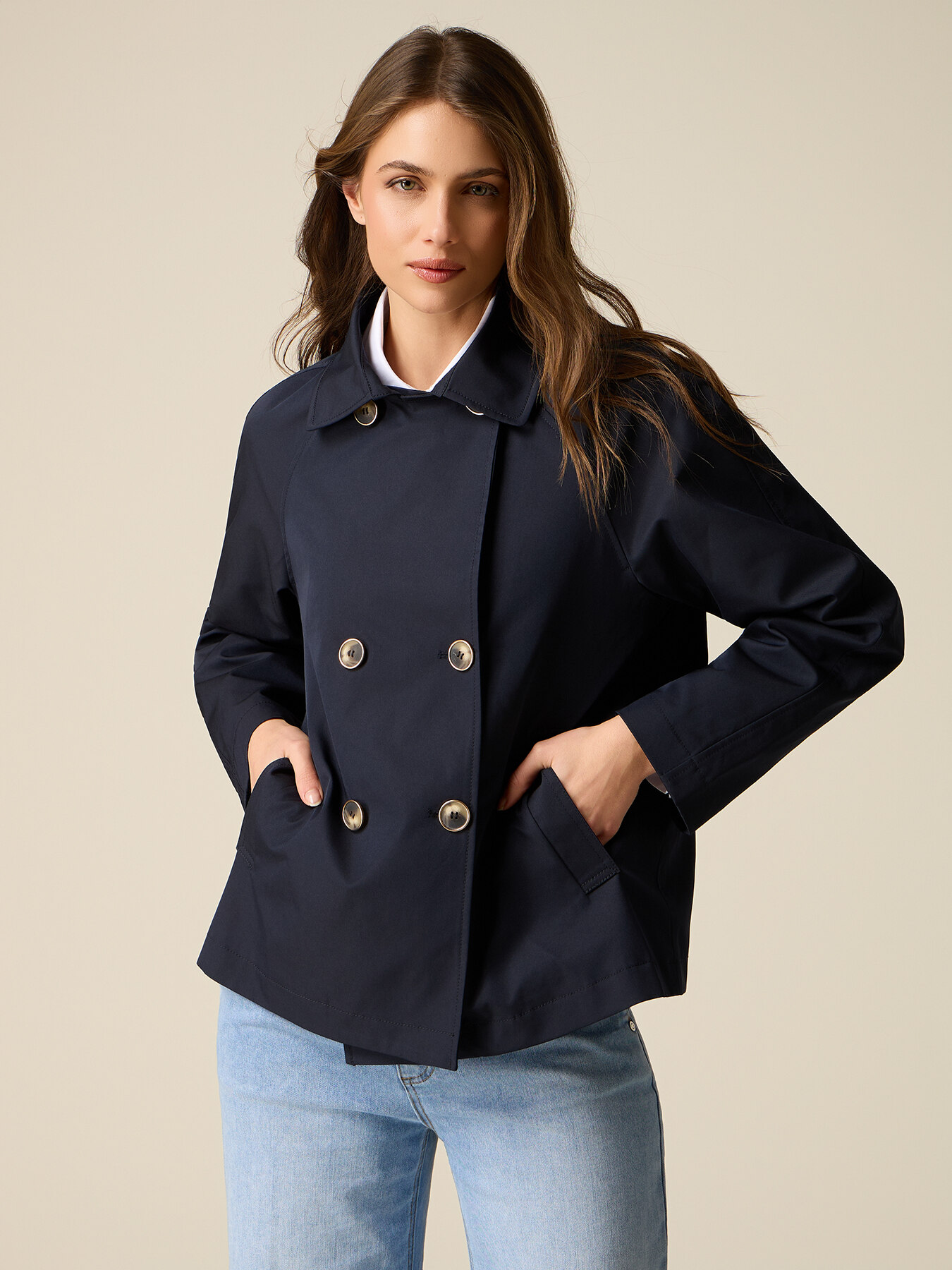 Short double-breasted trench coat image number 0