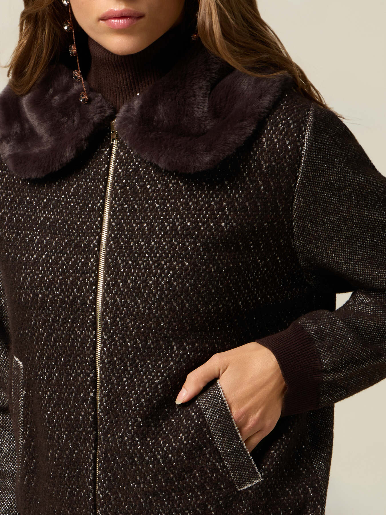 Bomber in maglia misto lana con colletto effetto peluche image number 2