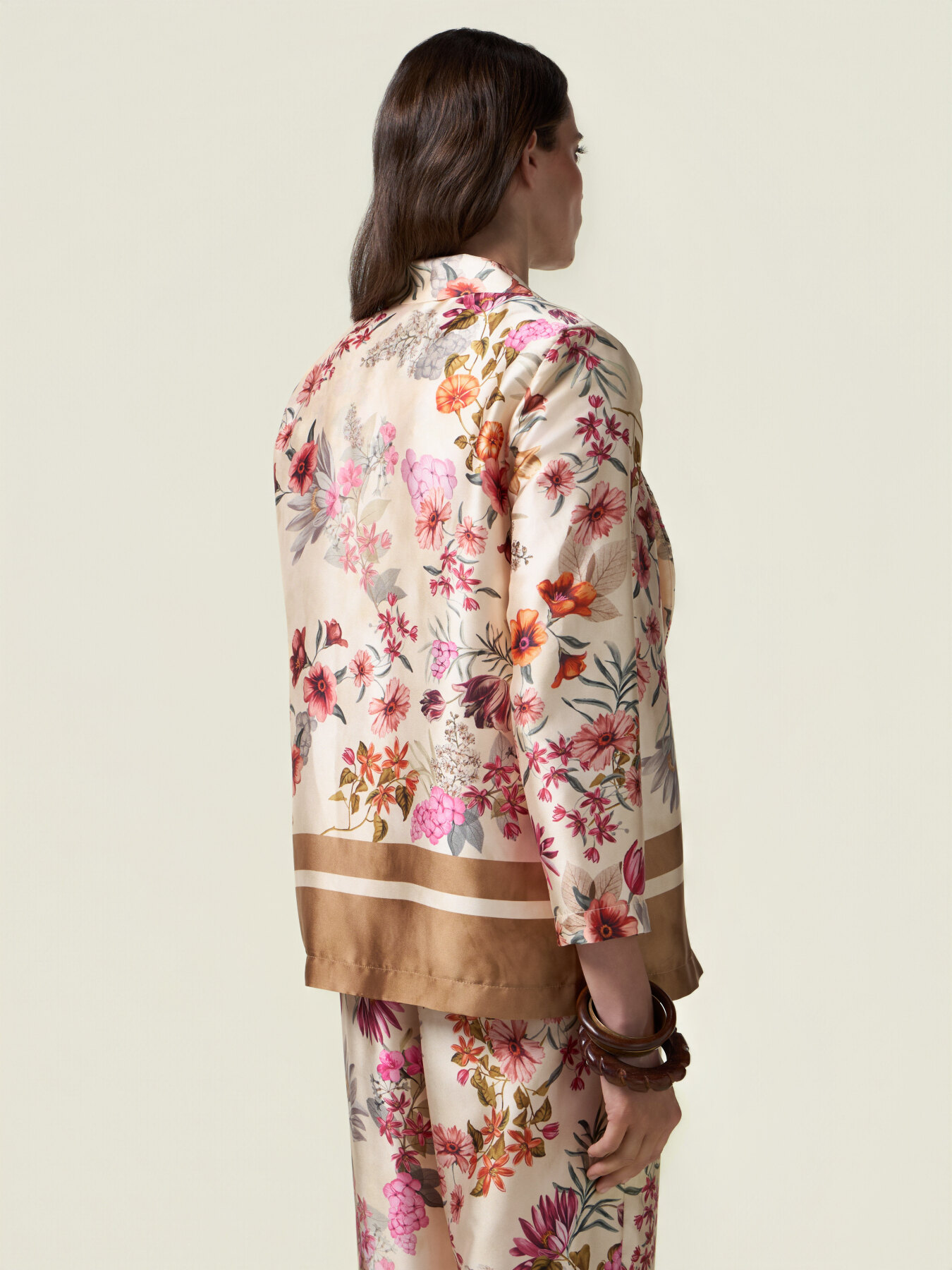 Chaqueta de sat&eacute;n estampada image number 1