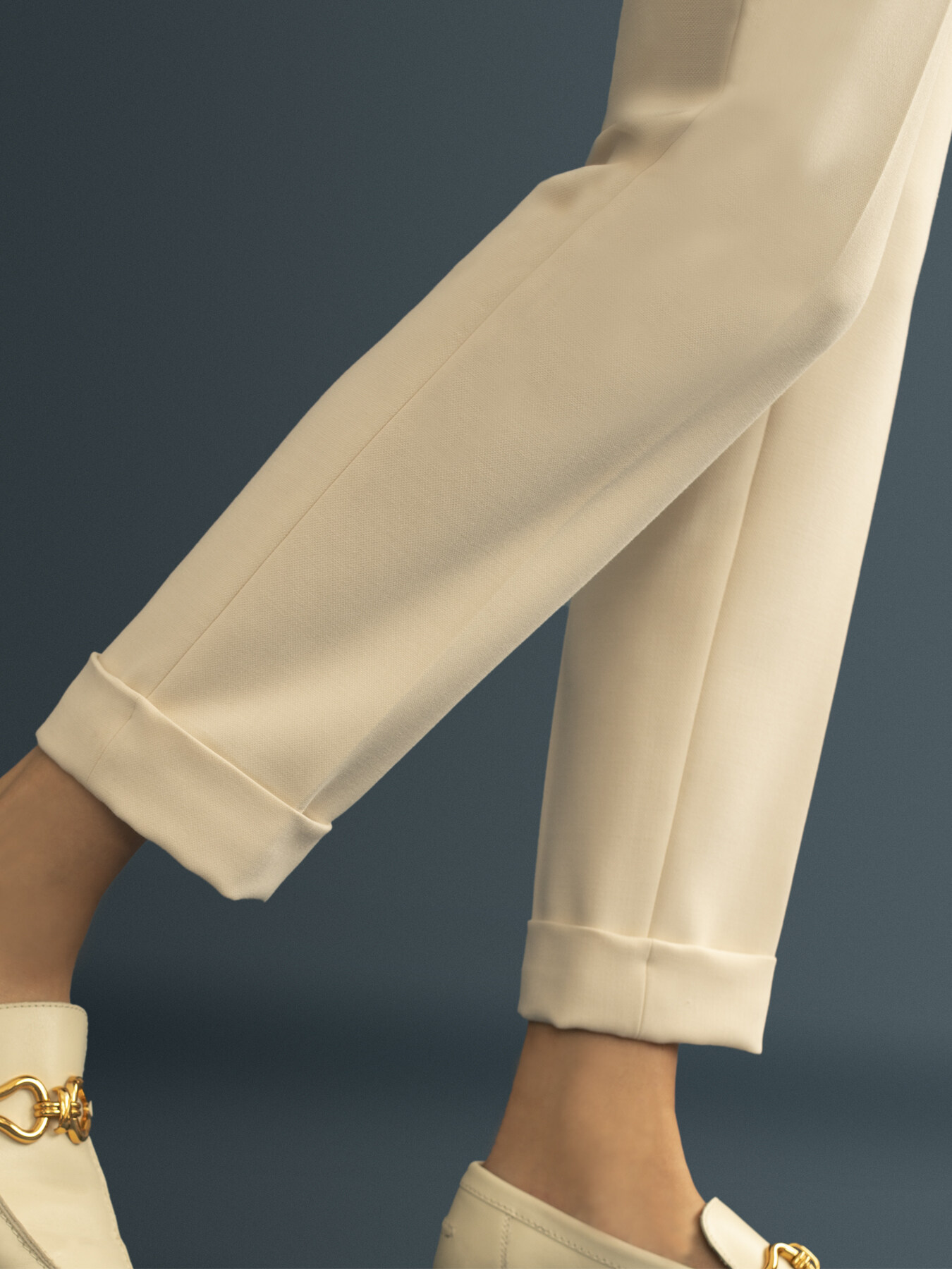 Pantaloni a sigaretta con risvolto image number 2