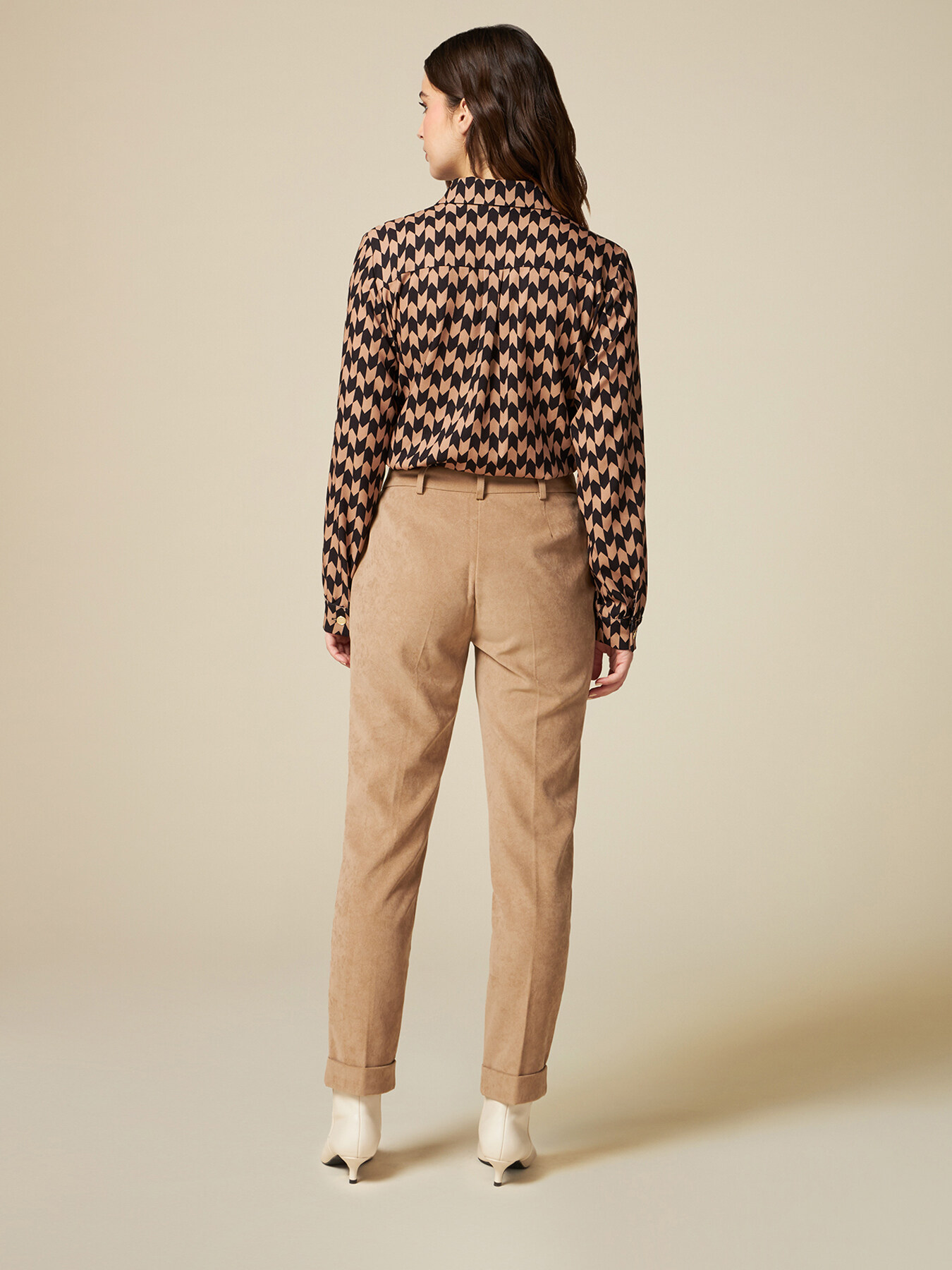 Pantal&oacute;n pitillo de terciopelo image number 1