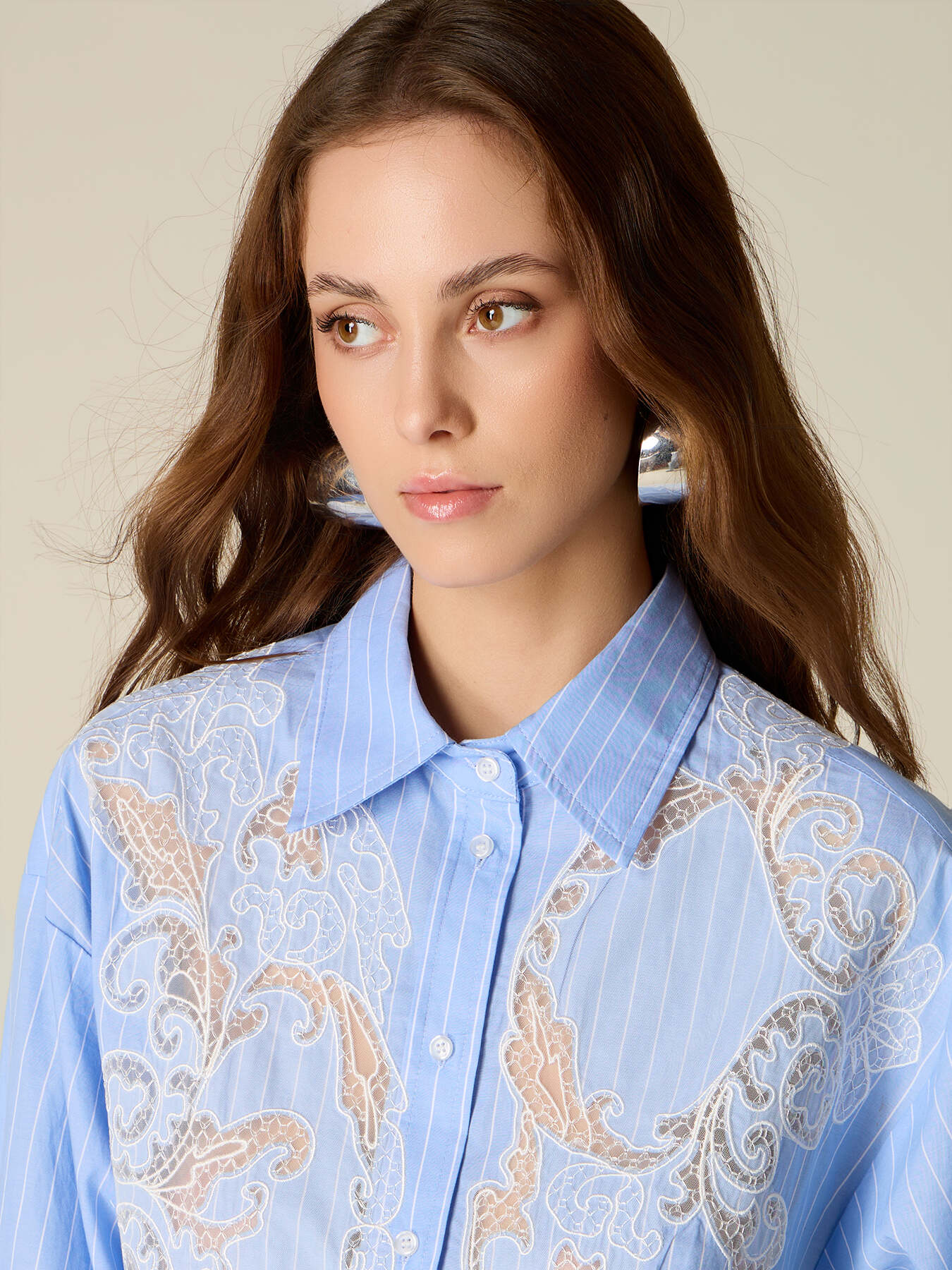 Camicia con intarsi in pizzo image number 2