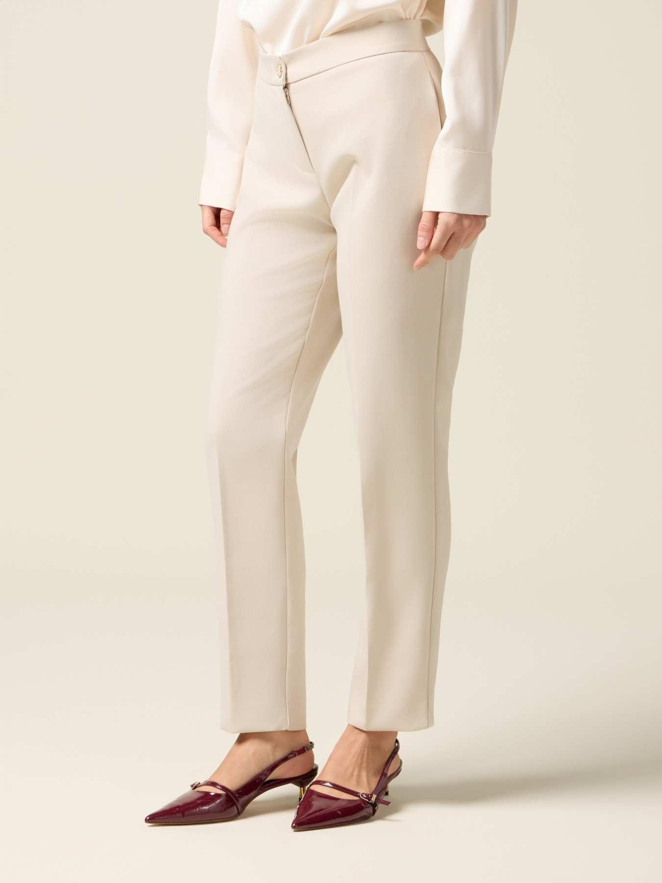 Pantalon coupe régulière en tissu crêpe image number 3