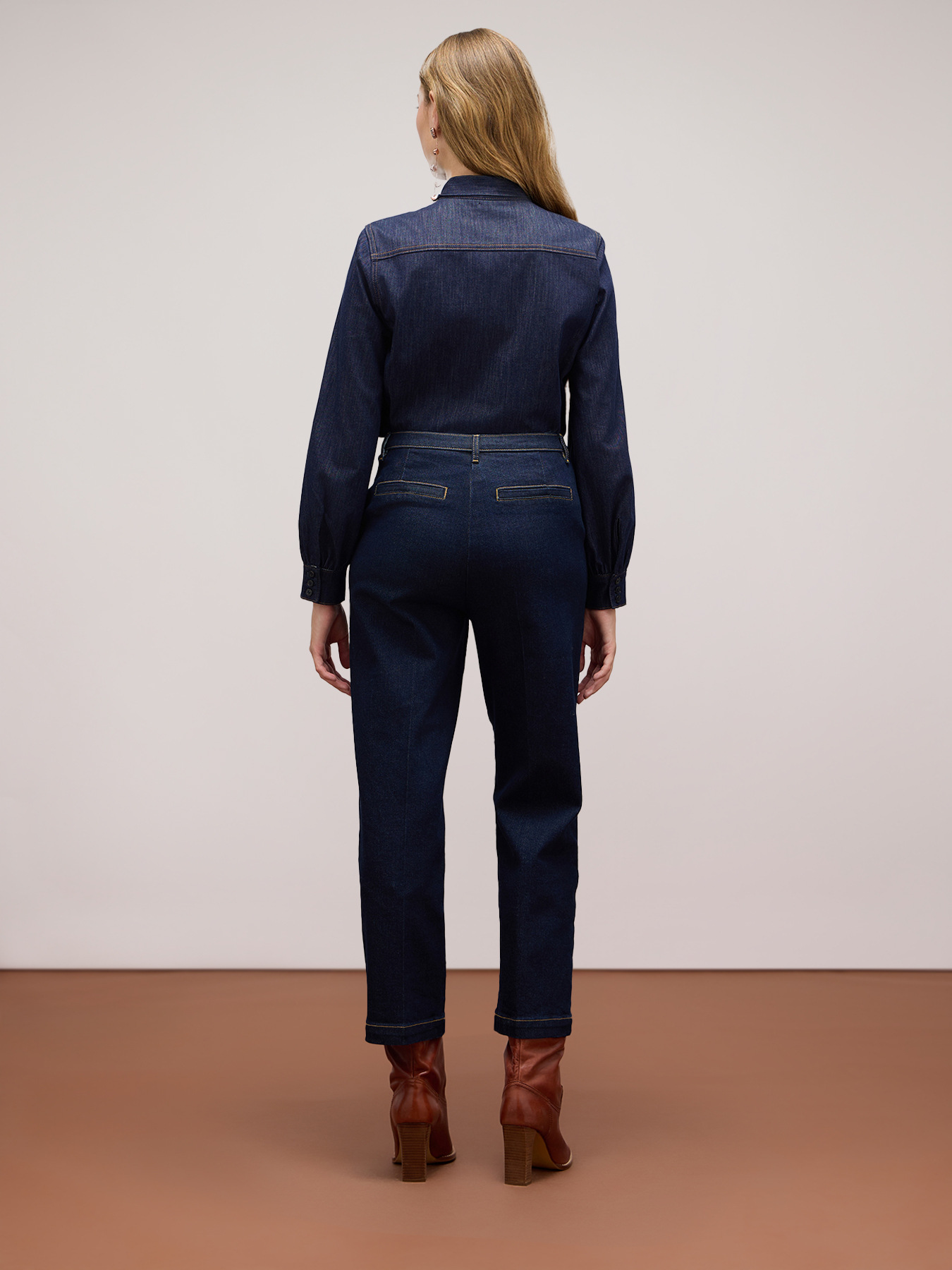 Jeans mit eingefassten Crystal-Steinen image number 1