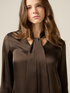 Blouse en satin avec nœud au cou image number 2