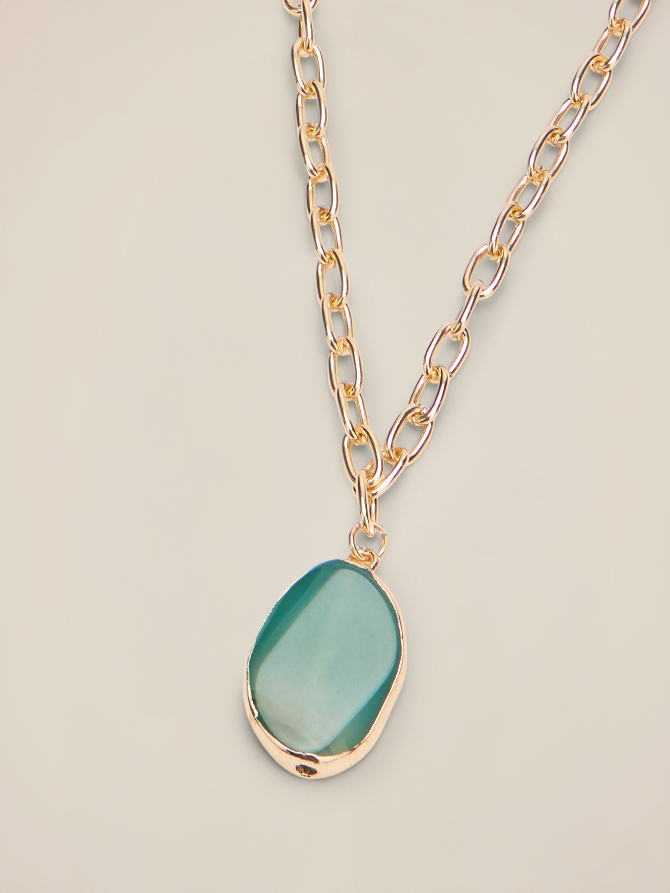 Necklace with stone pendant image number 2