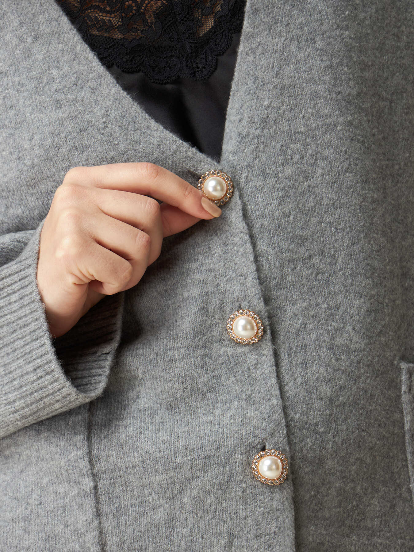 Cardigan de laine m&eacute;lang&eacute;e avec boutons bijou image number 2