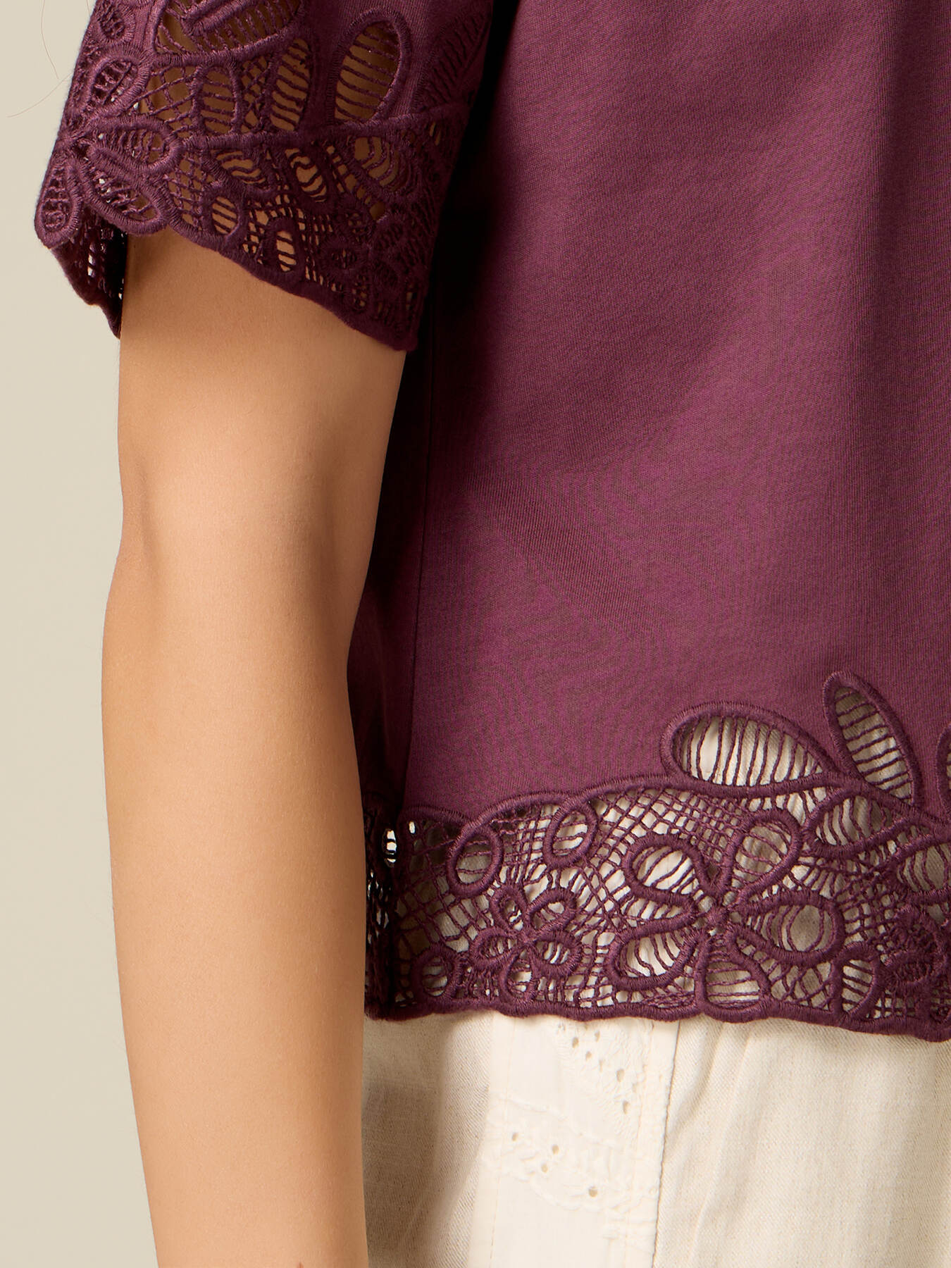T-Shirt aus Baumwolle mit Makramee-Details image number 2