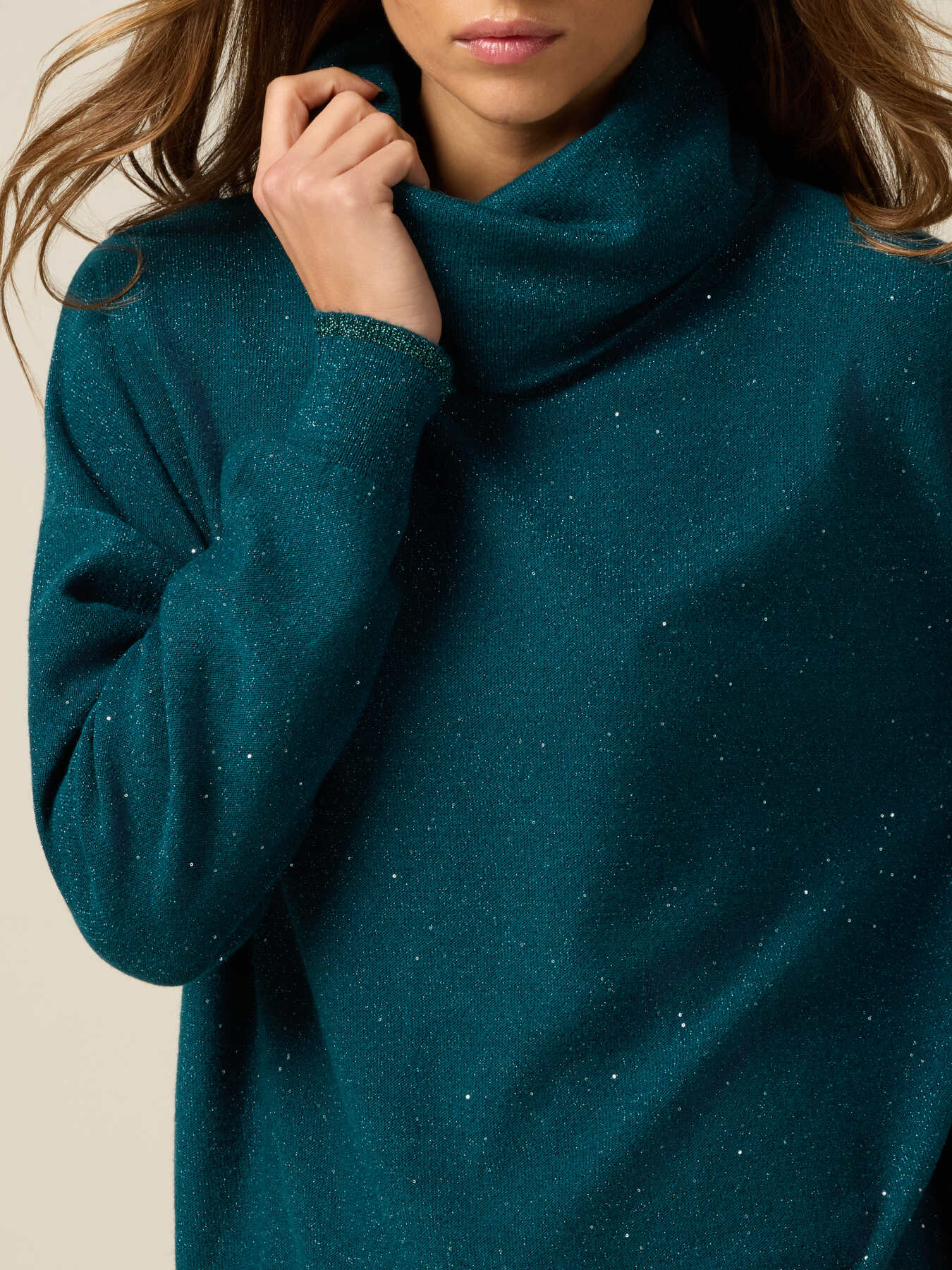 Rollkragenpullover aus Kaschmir-Mix mit Pailletten image number 2