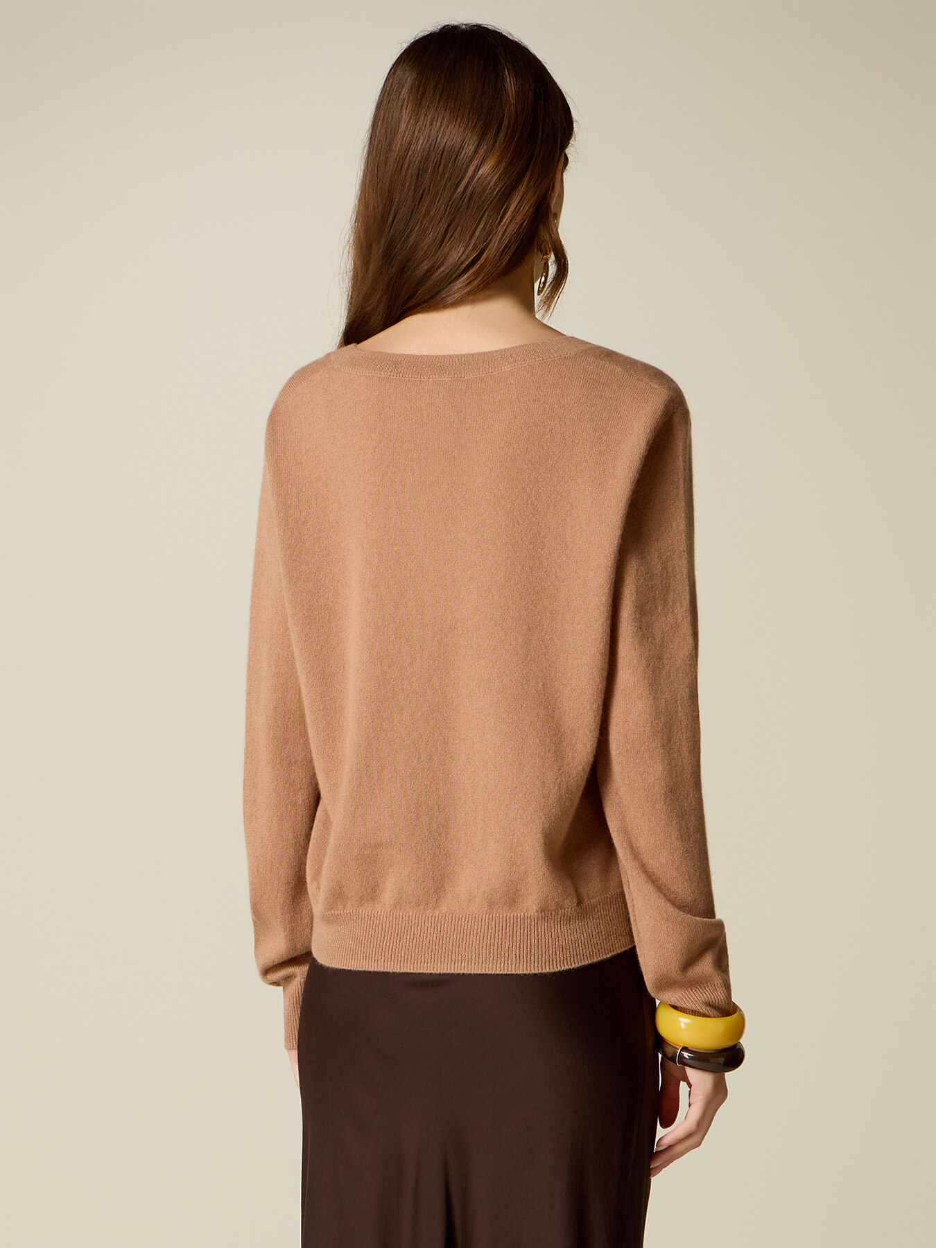 Maglia in cashmere con scollo a V image number 1