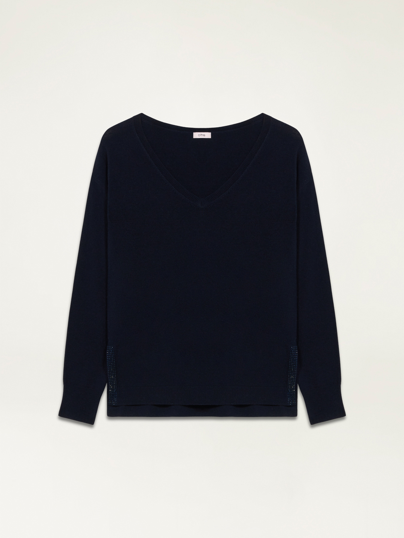 Maglia scollo a V misto cashmere con strass image number 3