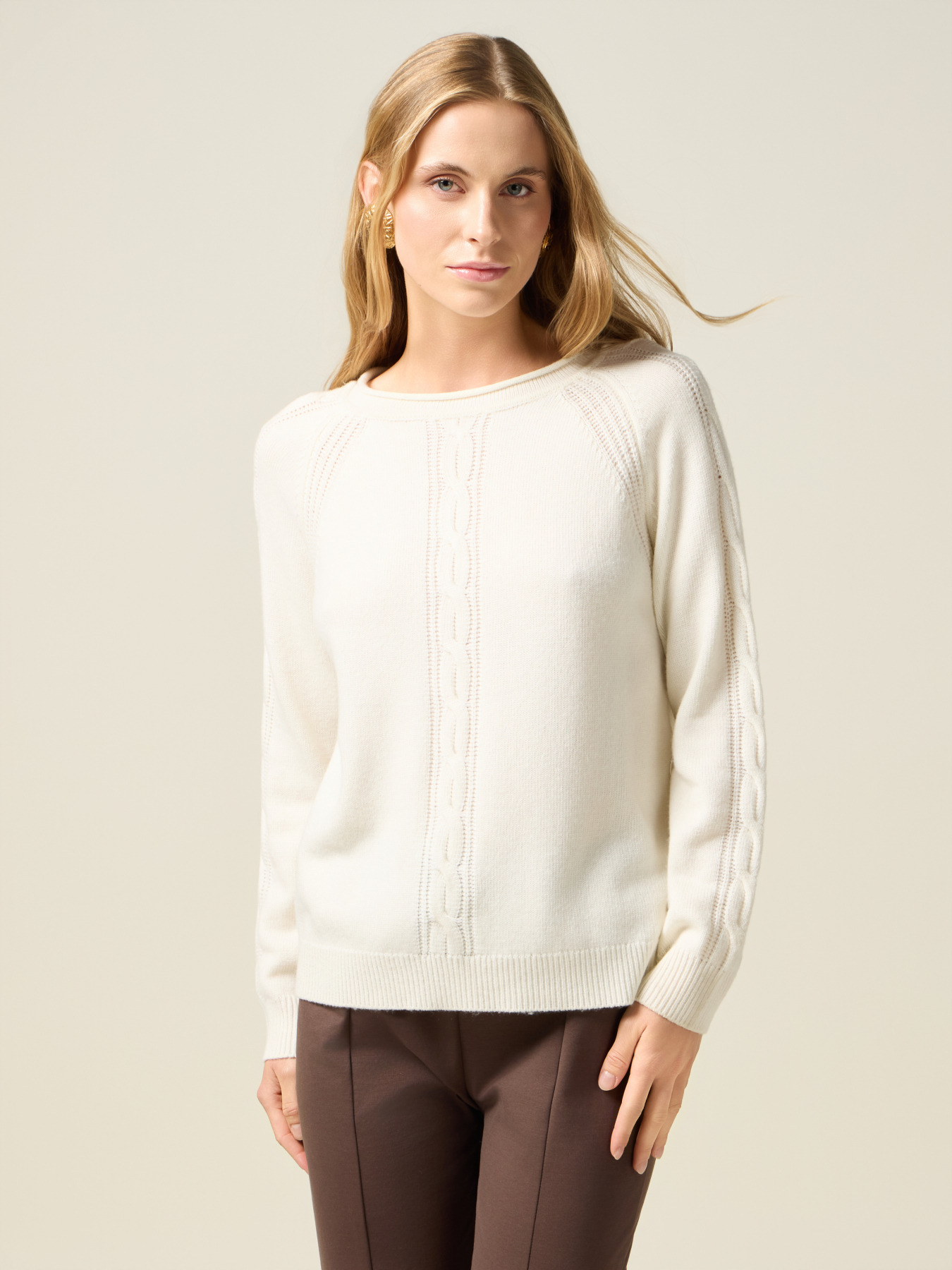 Maglia misto cashmere con dettagli a trecce image number 0