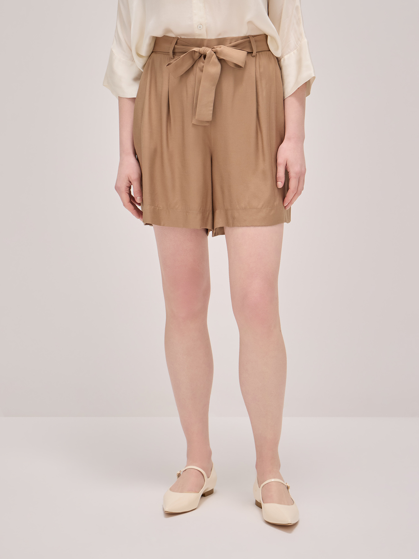Bermuda shorts in twill with sash image number 3