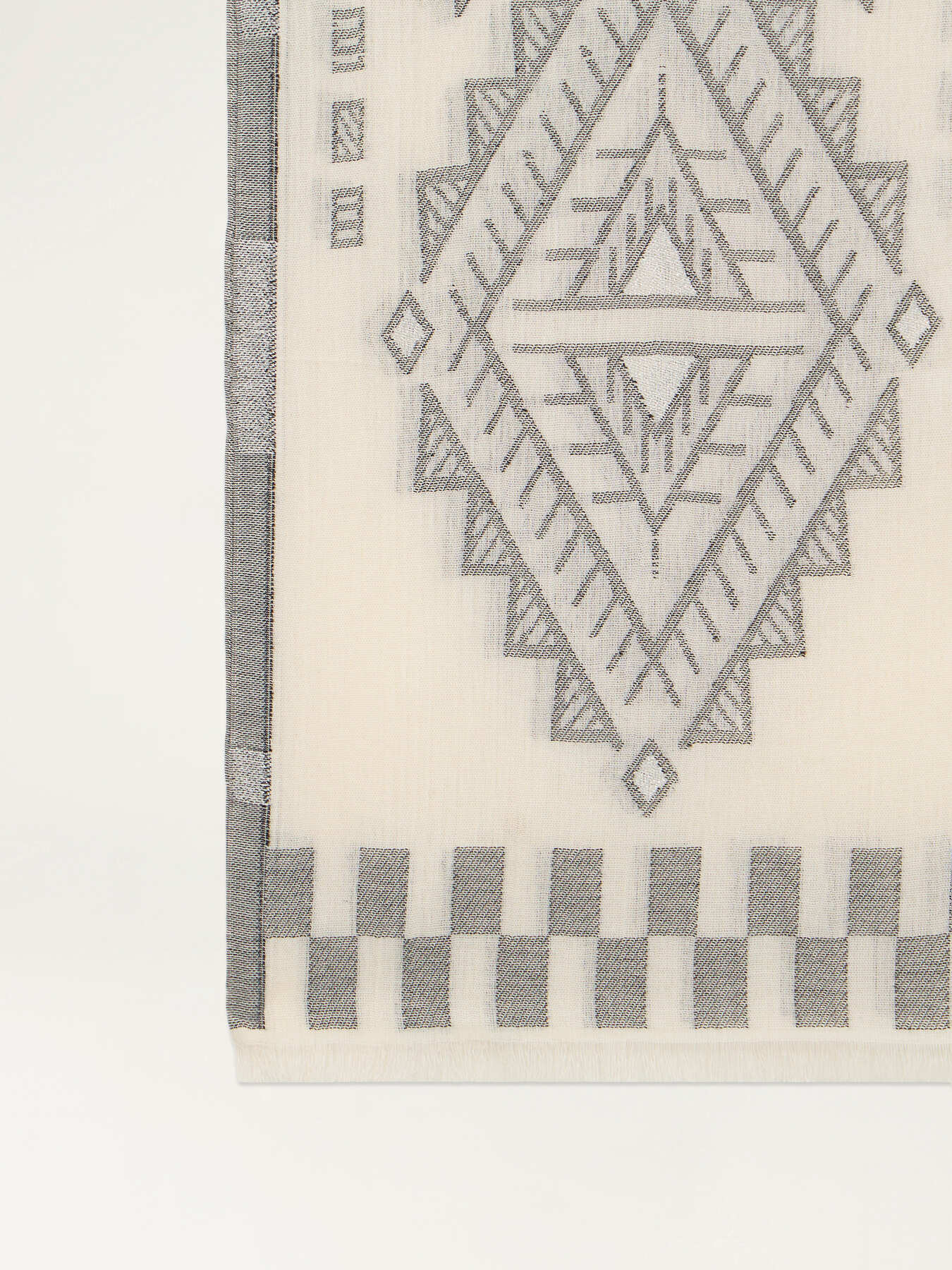 Schal mit Ethno-Stickerei image number 2