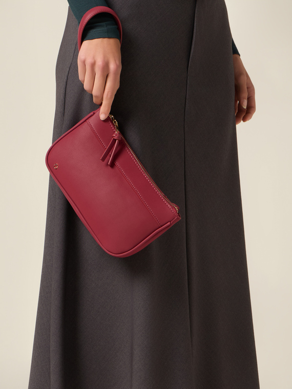 Mini bolso con correa para mu&ntilde;eca