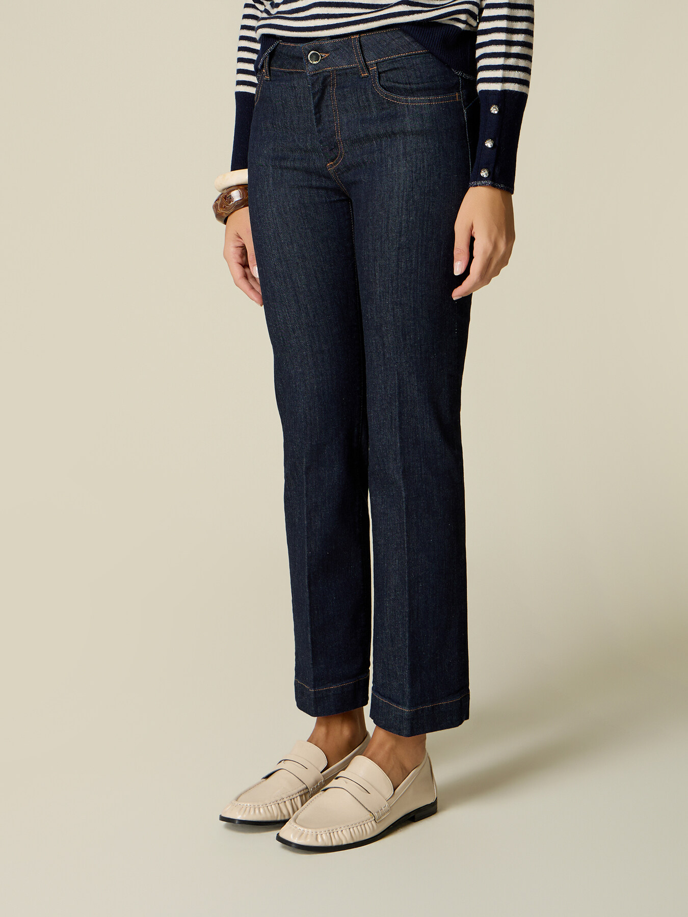 Lauren Flare-Jeans in Rinse-Denim image number 3