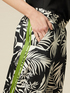 Weich fallende Hose aus gemustertem Satin image number 2