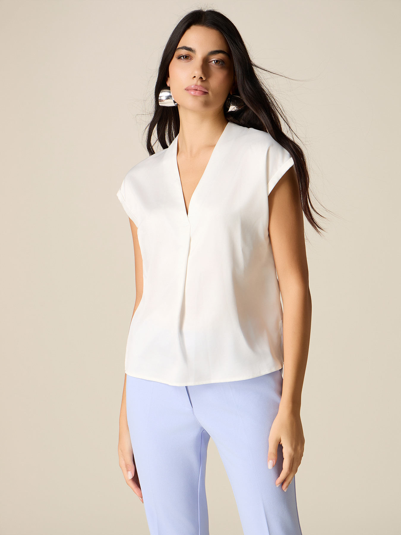 Two-material V-neck T-shirt image number 0