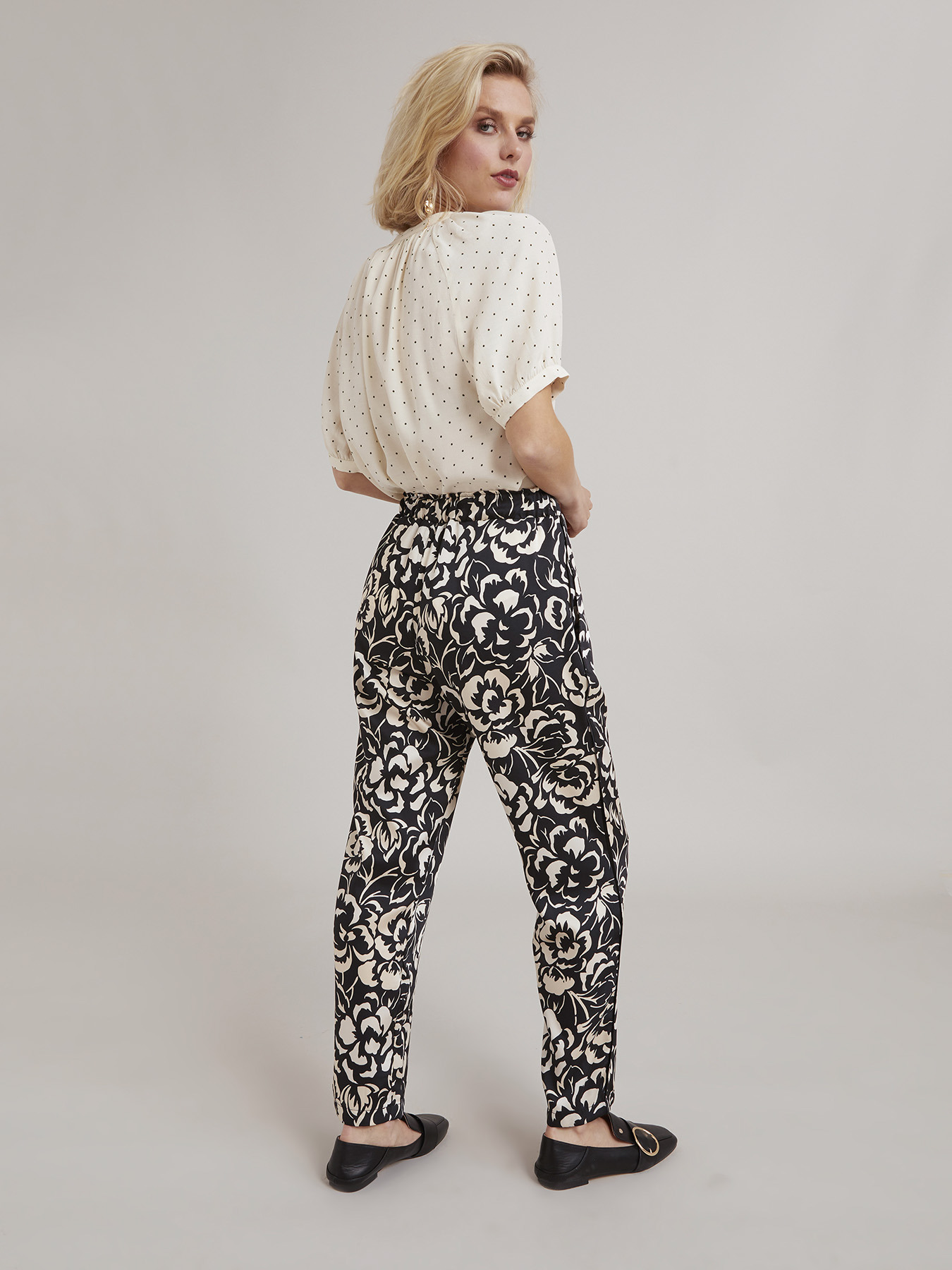 Joggers mit Blumenmuster image number 2