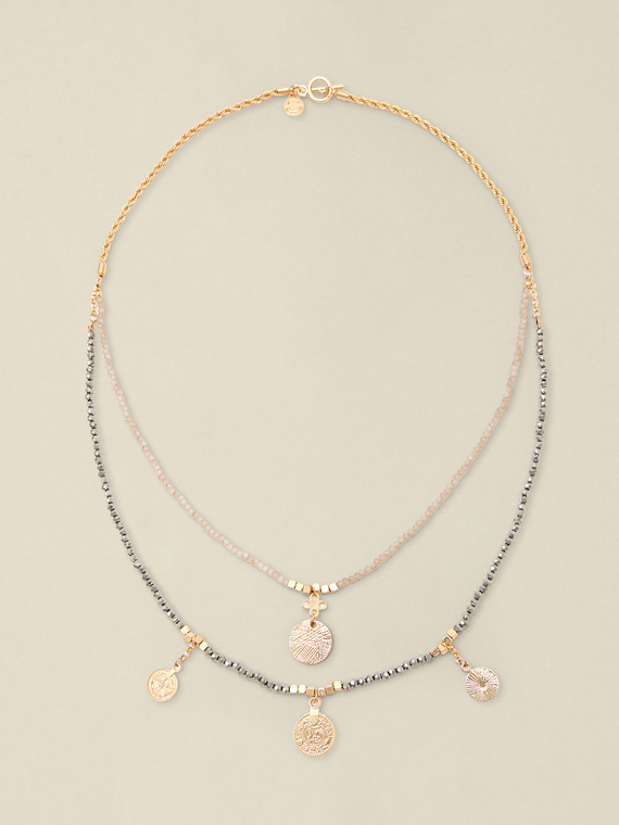 Collier double rang avec breloques