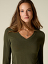 T-shirt scollo a V misto cashmere image number 2