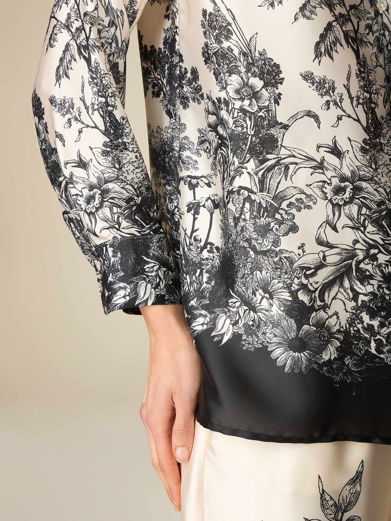 Hemdbluse aus gemustertem Satin image number 2