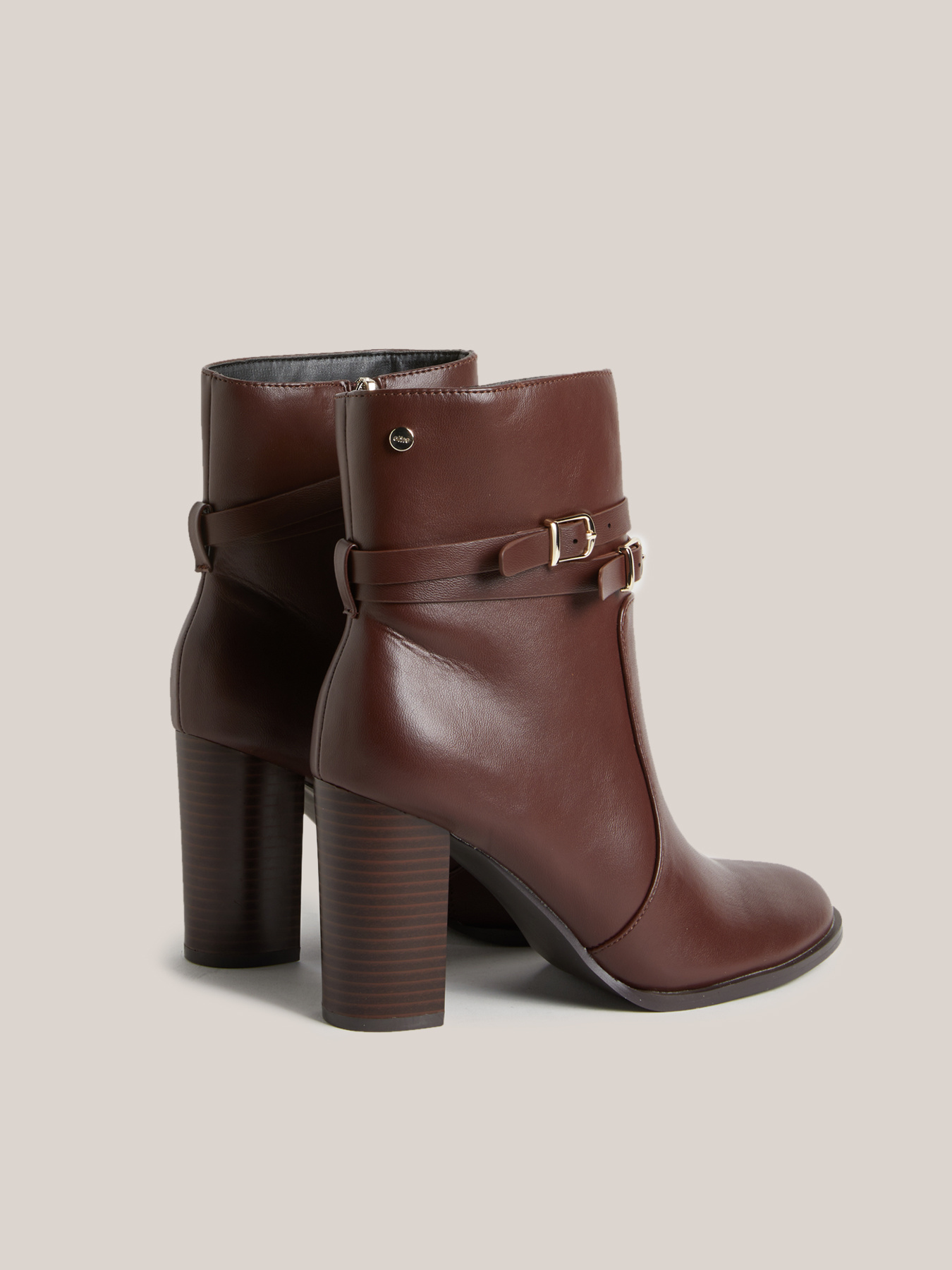 Ankle boots with heel image number 3