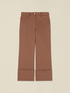 Pantalones cropped con vuelta image number 4