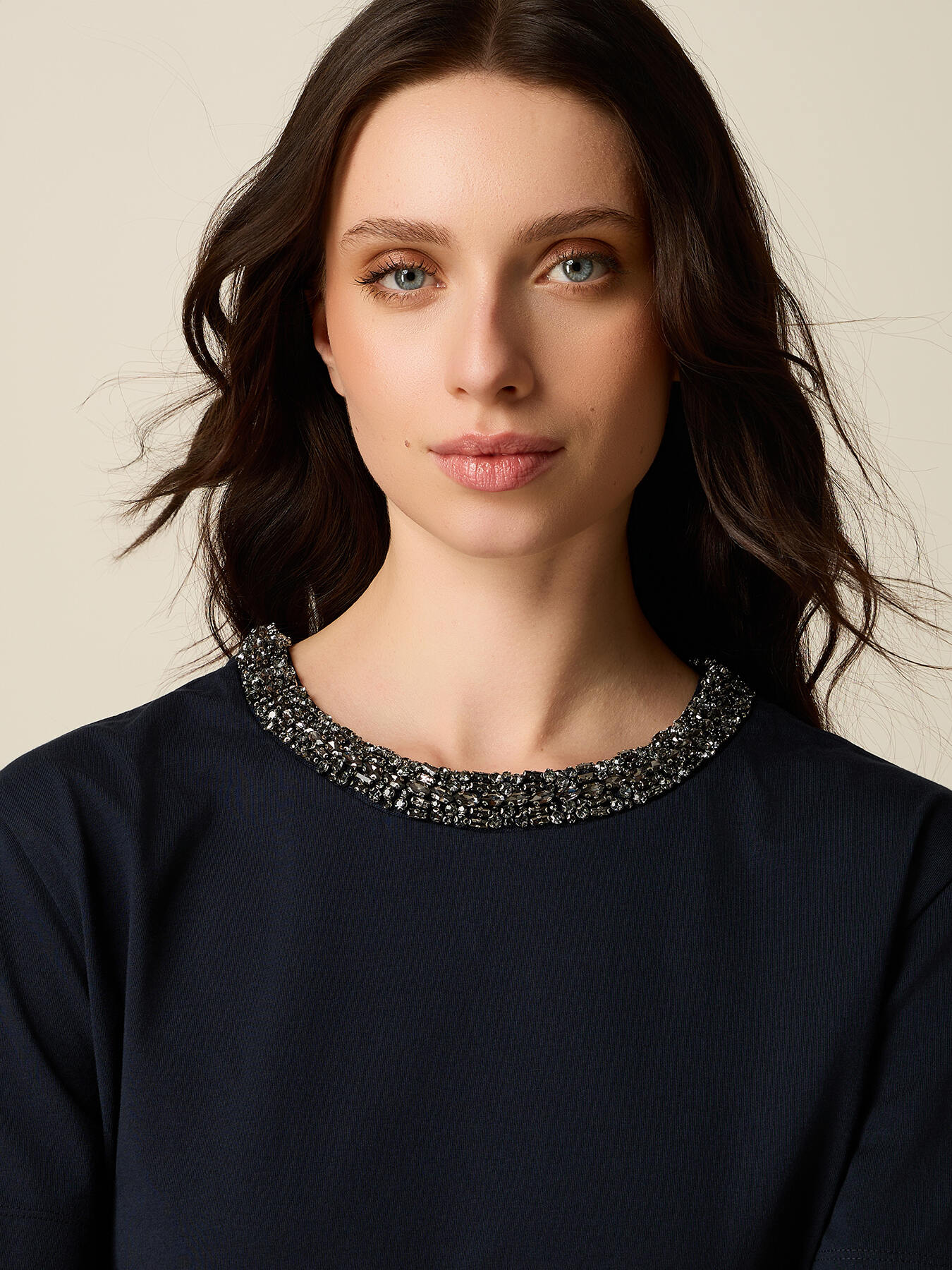 Cotton t-shirt with jewel neckline image number 2