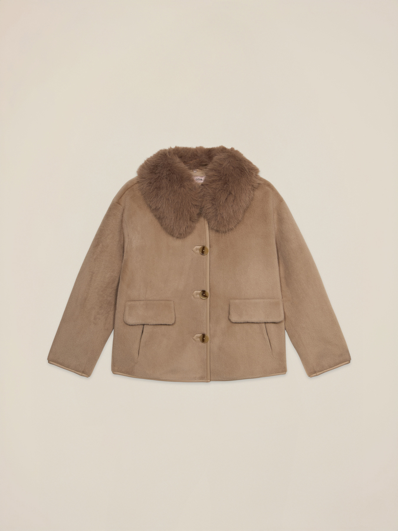 Short coat with furry collar image number 4