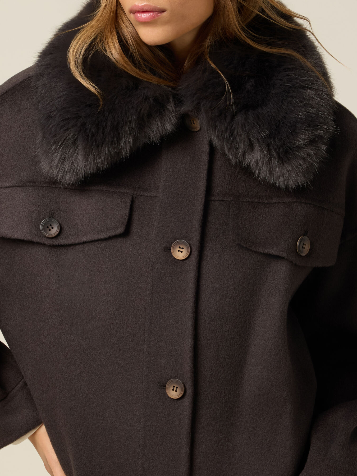 Cappotto corto misto lana con collo peluche image number 2