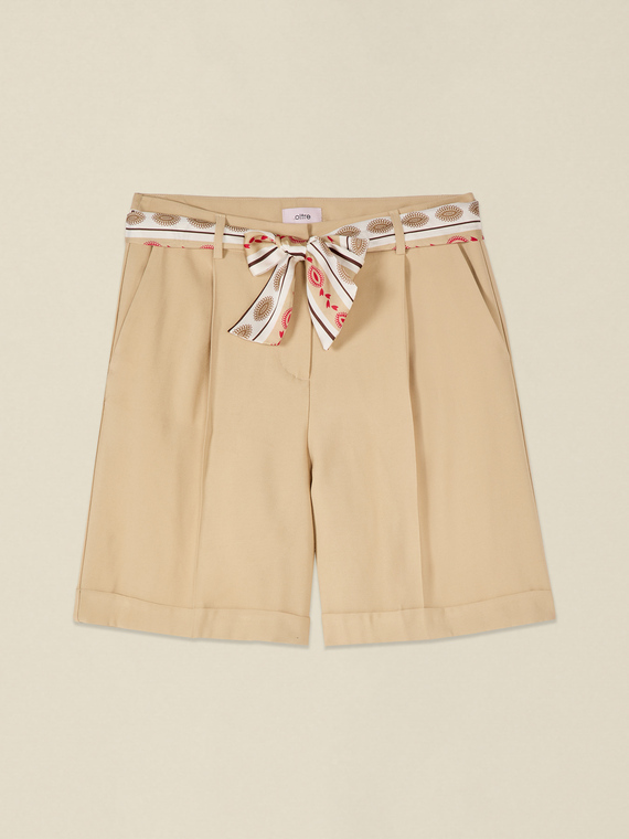 Bermuda shorts with patterned belt