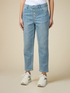 Umweltfreundliche Boyfit-Jeans mit Schmuckknöpfen image number 3