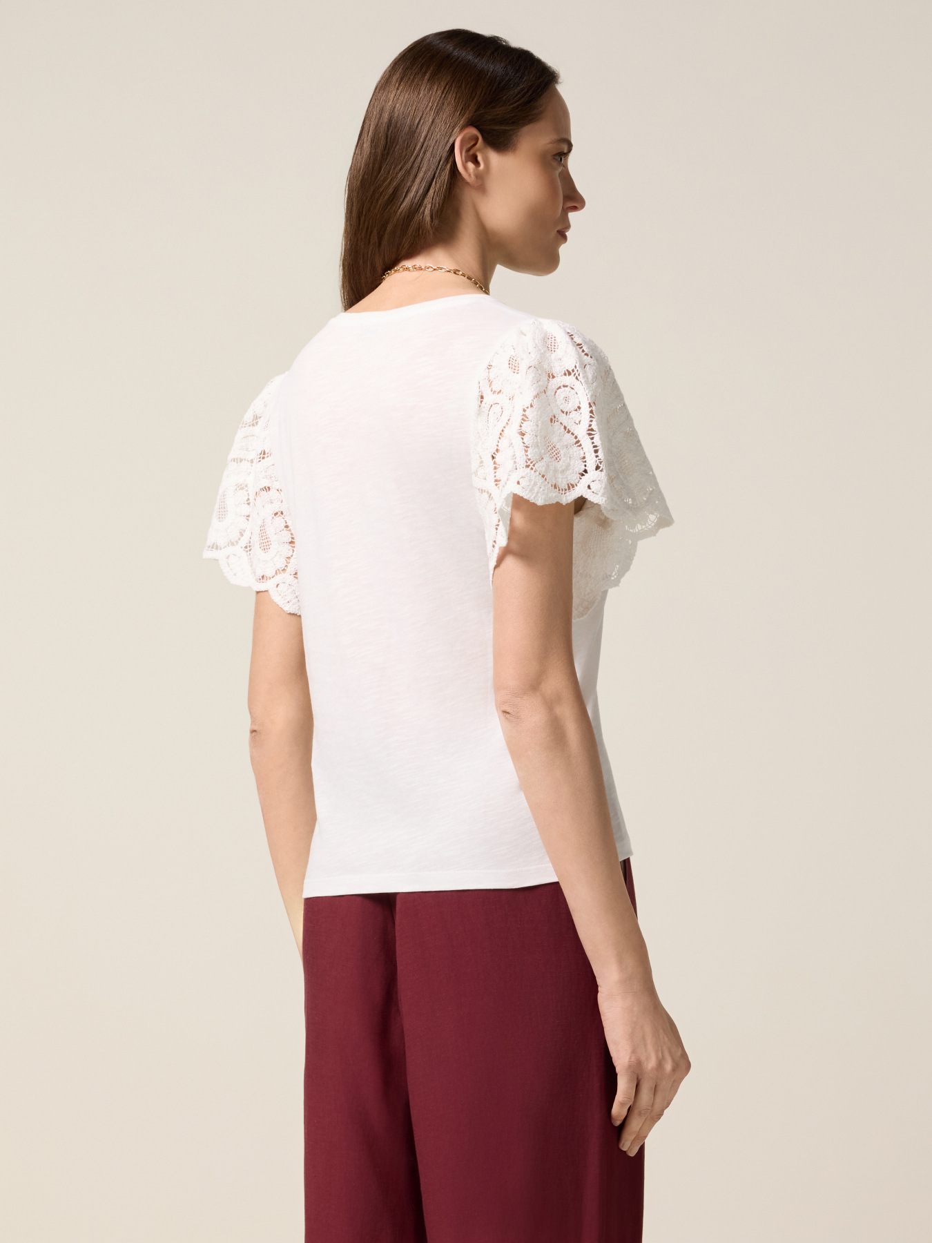 T-shirt con maniche in macram&eacute; image number 1