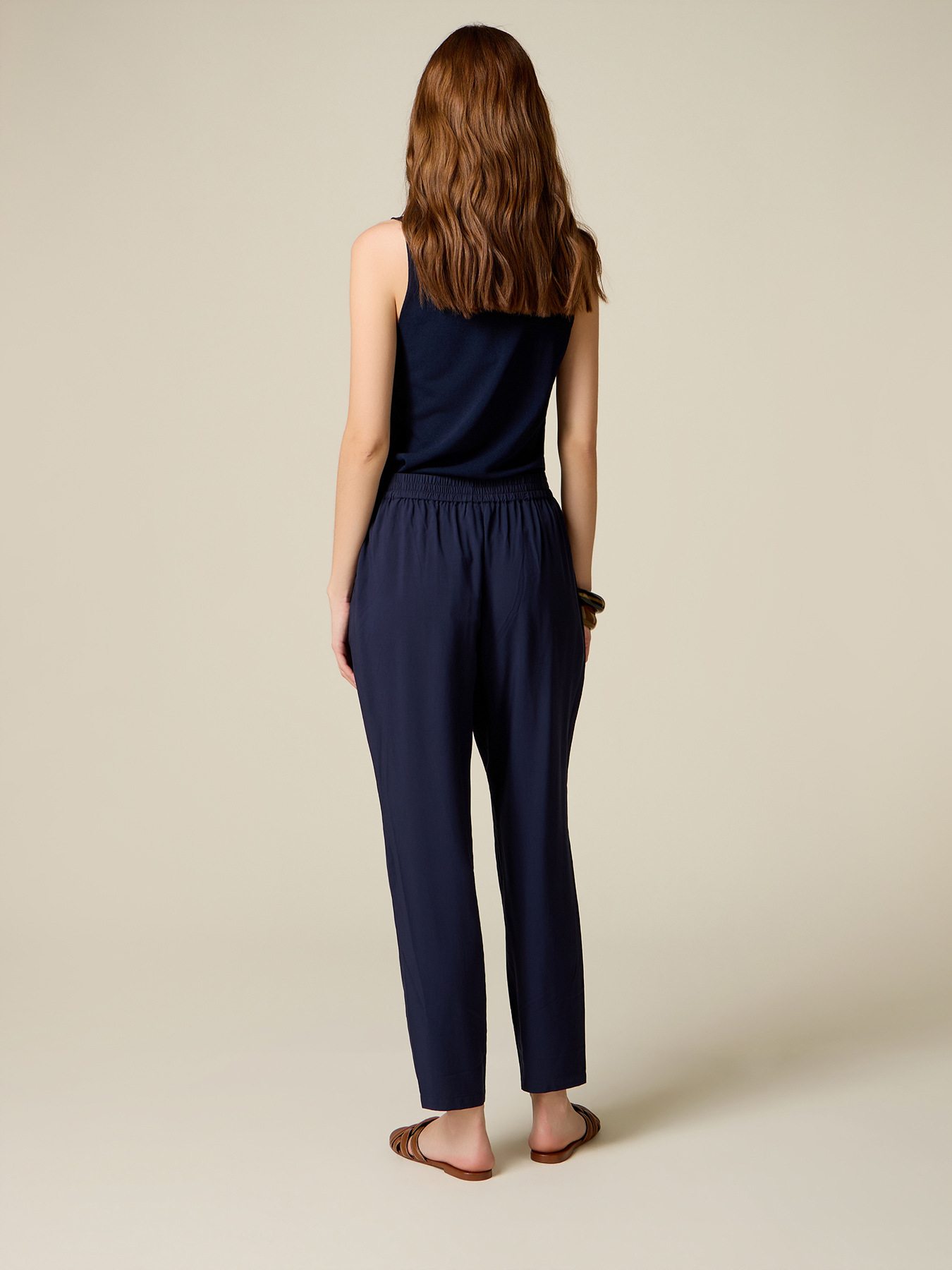 Pantalones joggers de viscosa image number 1