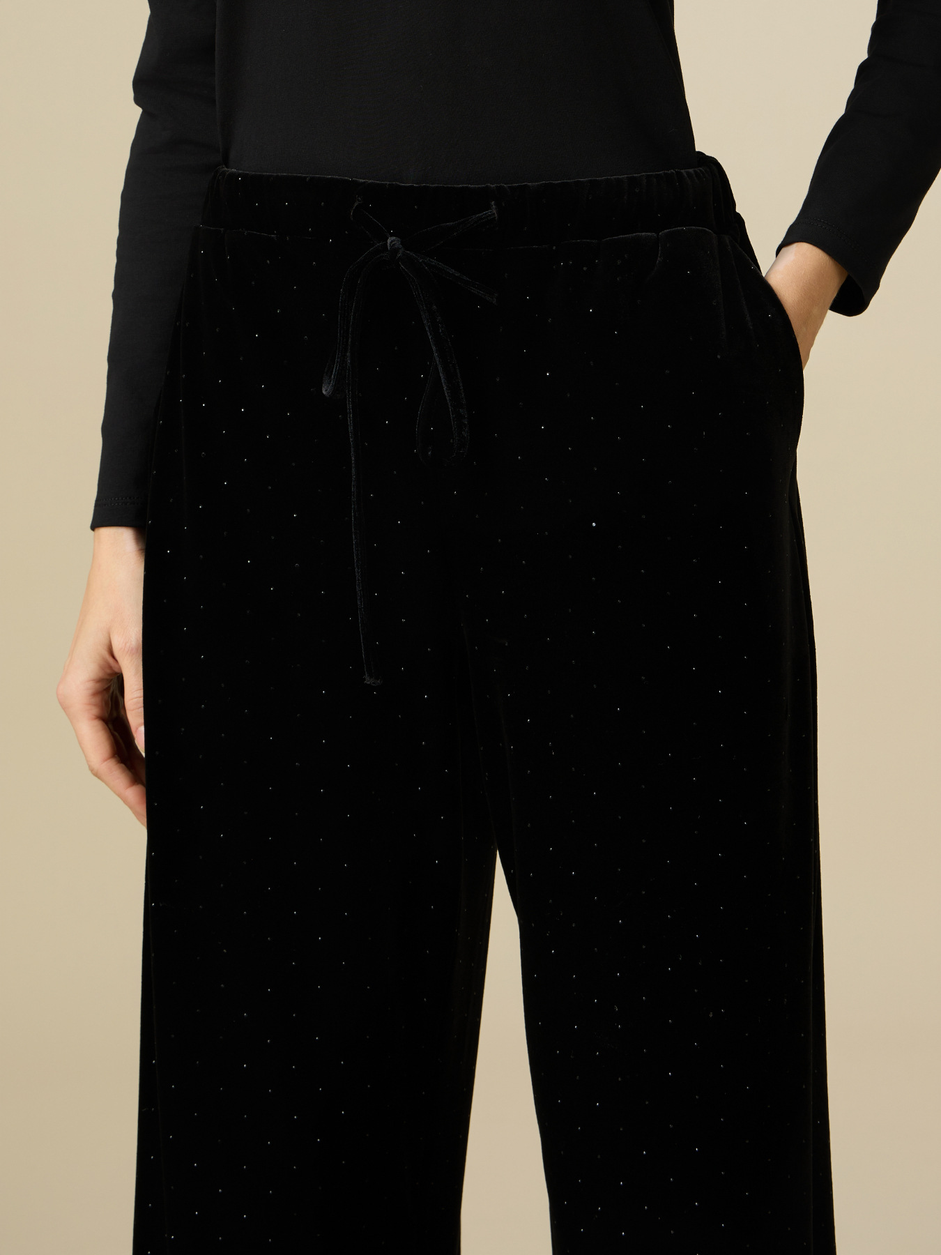 Samthose mit Kristallsteinen image number 2