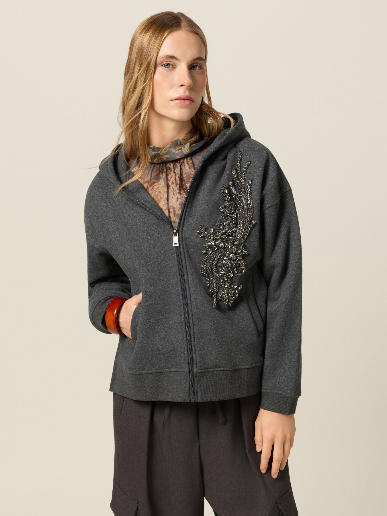 Open sweatshirt with floral appliqu&eacute; image number 0