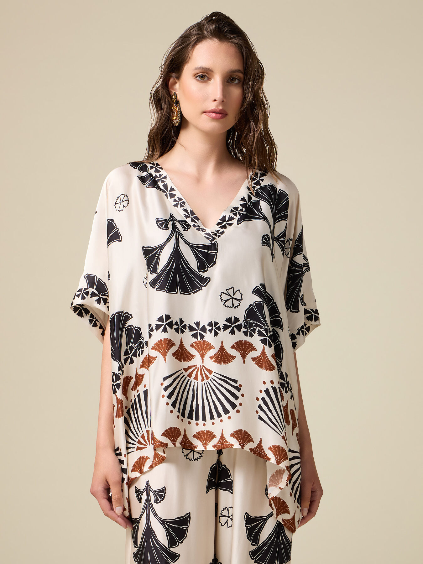 Kimono-Bluse aus gemustertem Satin image number 0
