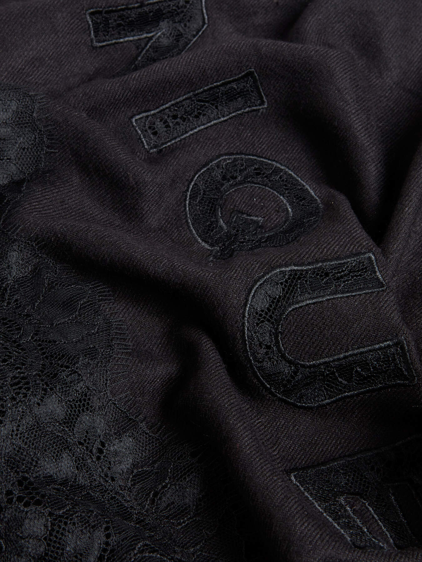 Bufanda de encaje y bordado image number 2